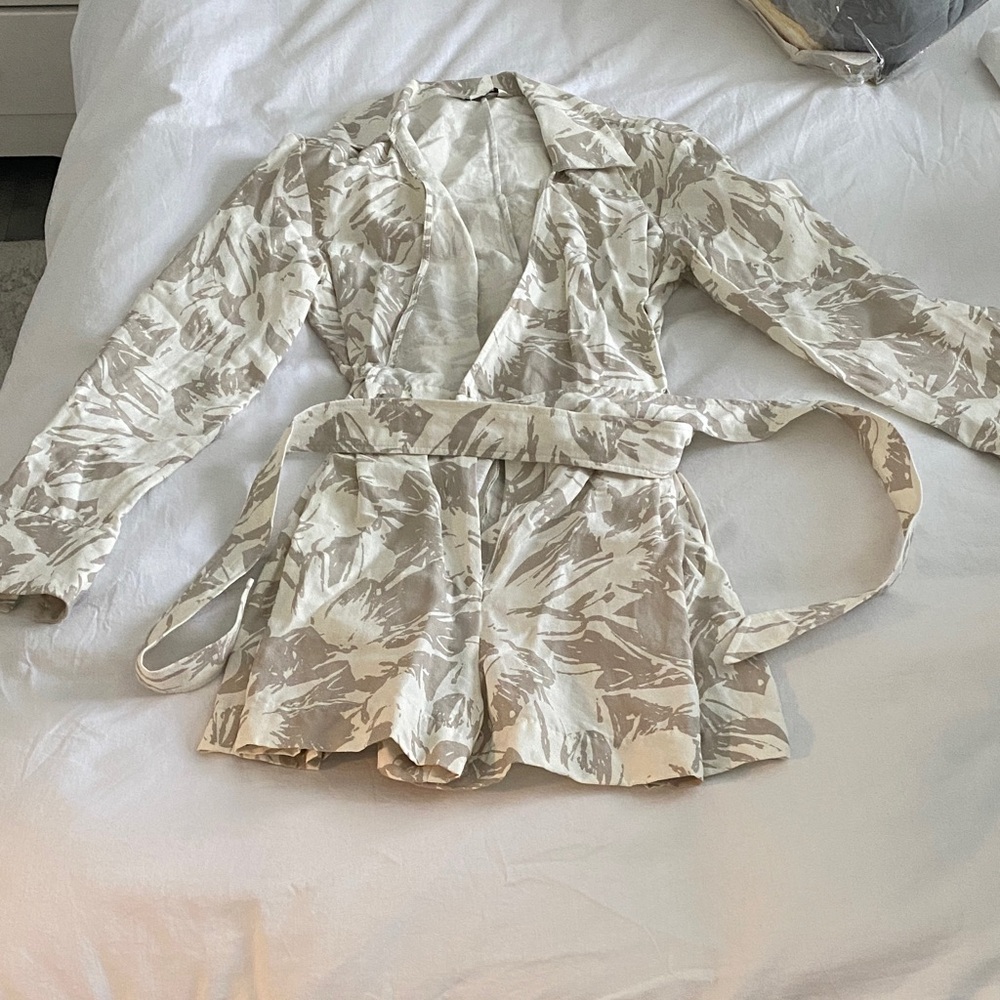 Club Monaco Beige and White Tie-Waist Printed Romper